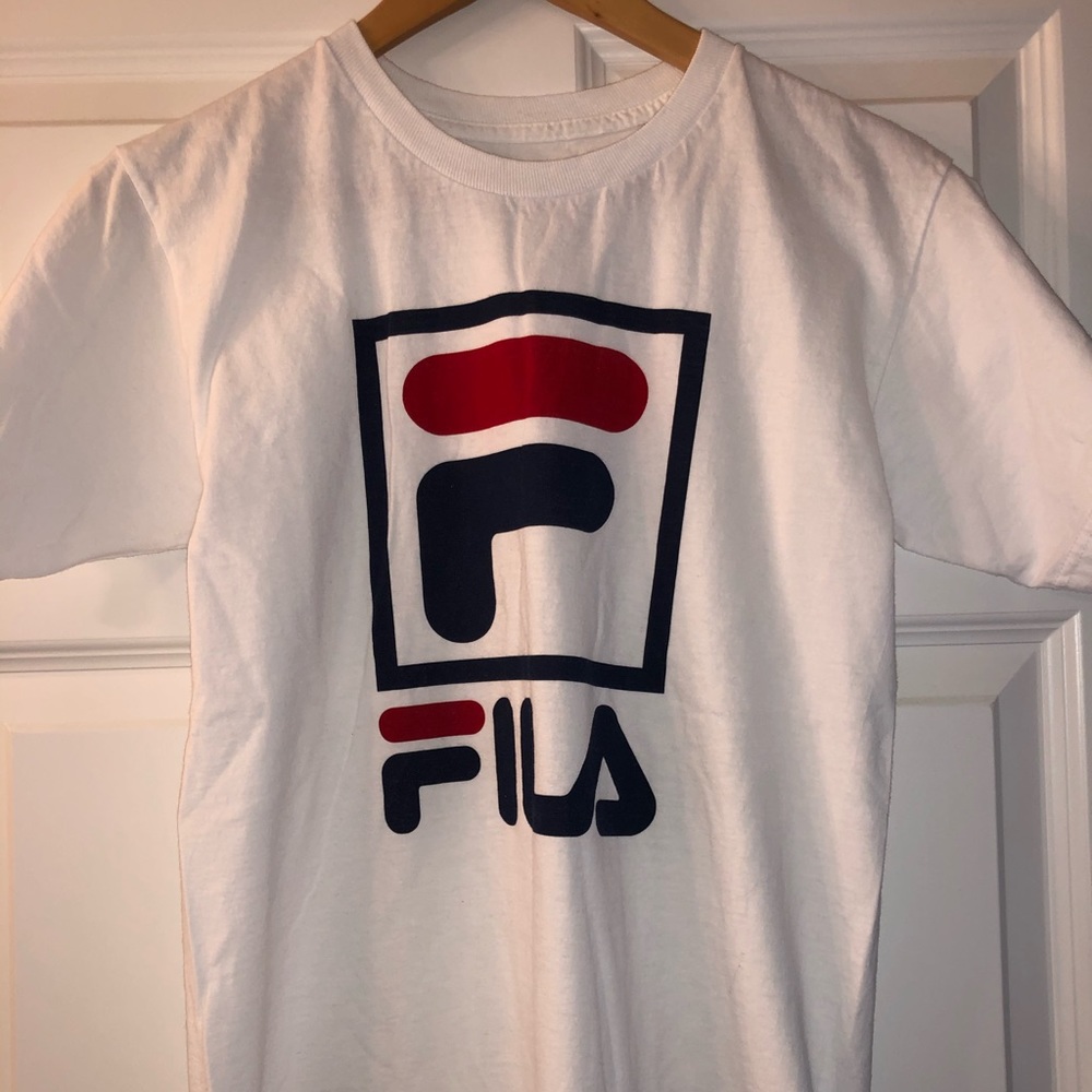 Men’s FILA logo t-shirt size Small (S)